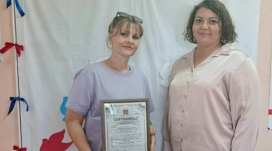 В Комаричах многодетной семье вручили сертификат на материнский капитал