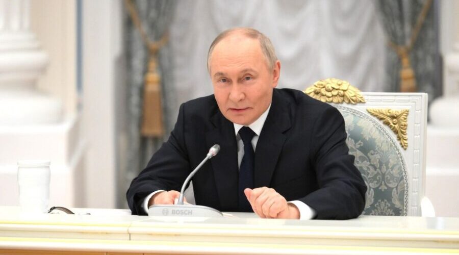 Путин присвоил звание «Мать-героиня» Елене Киселевой из Брянской области