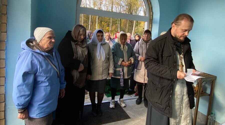 В Рубче Жирятинского района освятили часовню в честь Покрова Пресвятой Богородицы