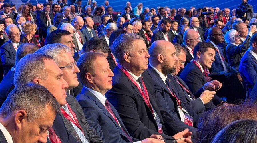 Брянский губернатор на заседании Международного форума «Российская энергетическая неделя»