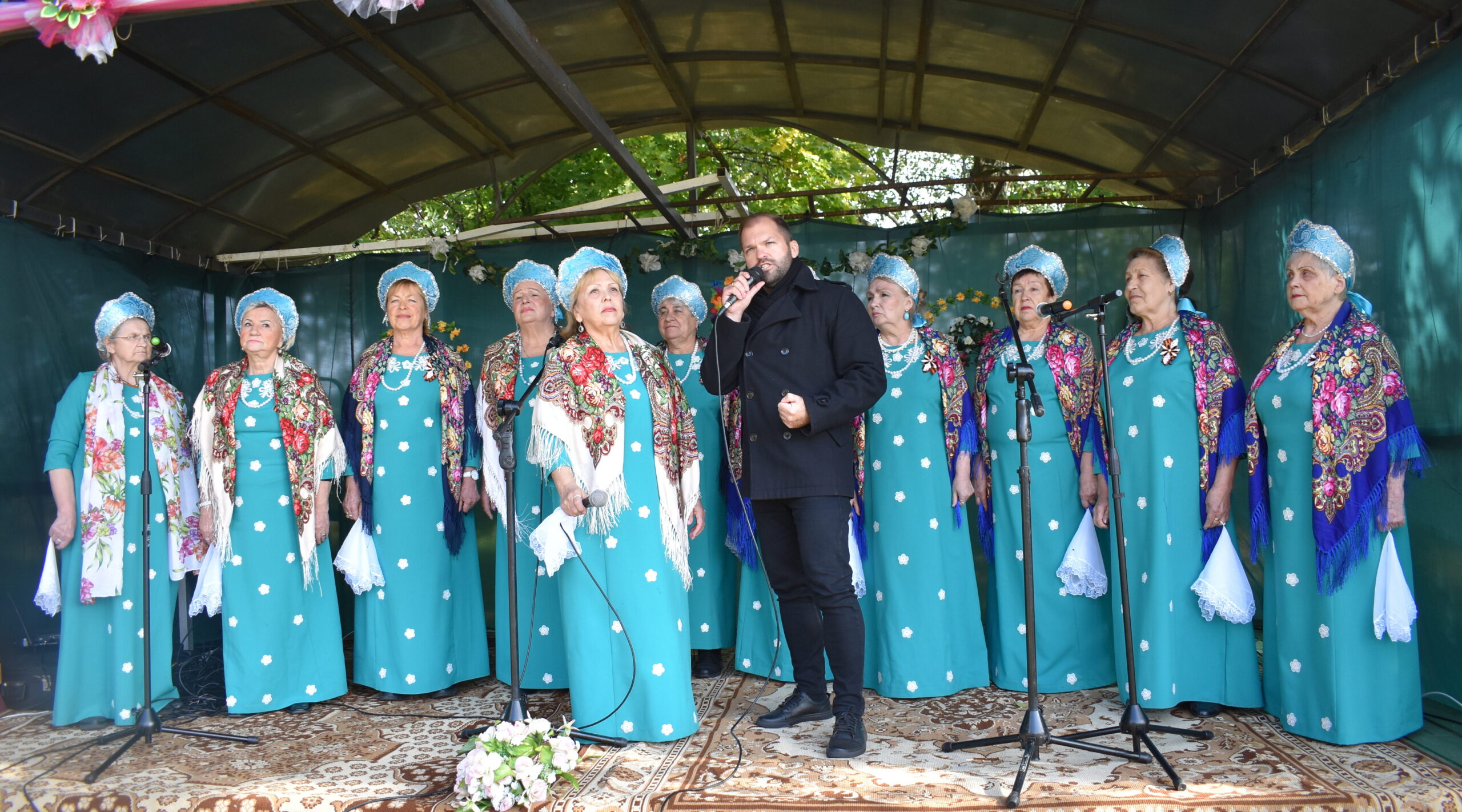 В Творишичах Жирятинского района прошёл XV районный фестиваль «Осенние мотивы»