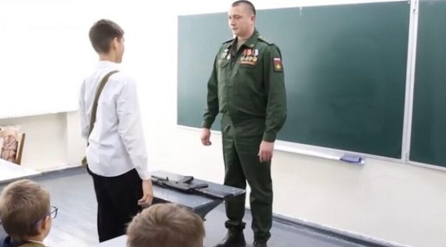Брянский ветеран спецоперации стал учителем и директором сельской школы