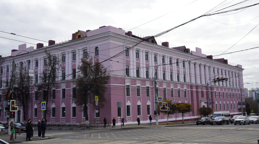 Губернатор Брянщины провел совещание в строящемся филиале медицинского вуза им. И. М. Сеченова