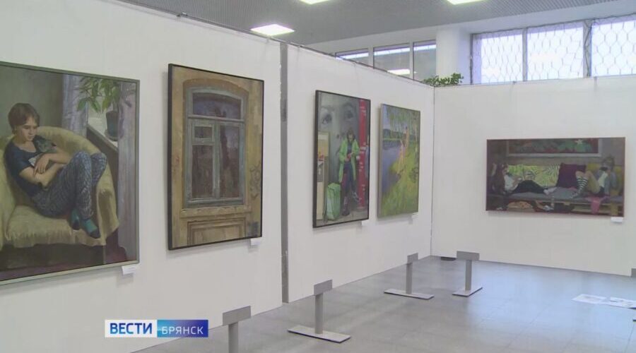 В Брянске открылась выставка «Грани творчества»