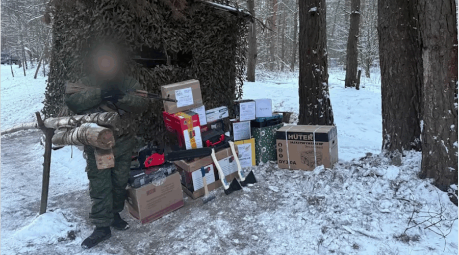 Брянские полицейские собрали гуманитарный груз для бойцов СВО