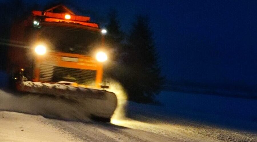 В Брянской области ведется круглосуточная очистка и обработка дорог