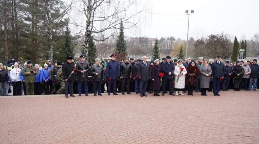 Брянский губернатор: «Мы всегда будем помнить подвиги наших земляков»