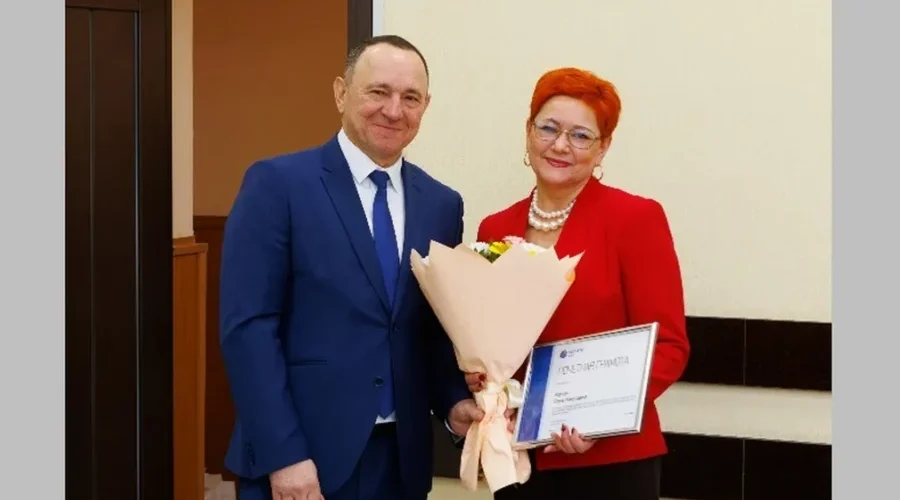 Сотрудники «Брянскэнерго» и «Брянскэлектро» получили награды в День энергетика