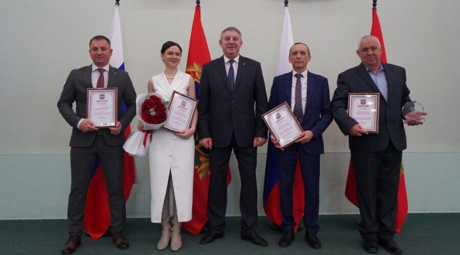 Губернатор Брянщины вручил награды победителям конкурса «Лучший предприниматель Брянской области»