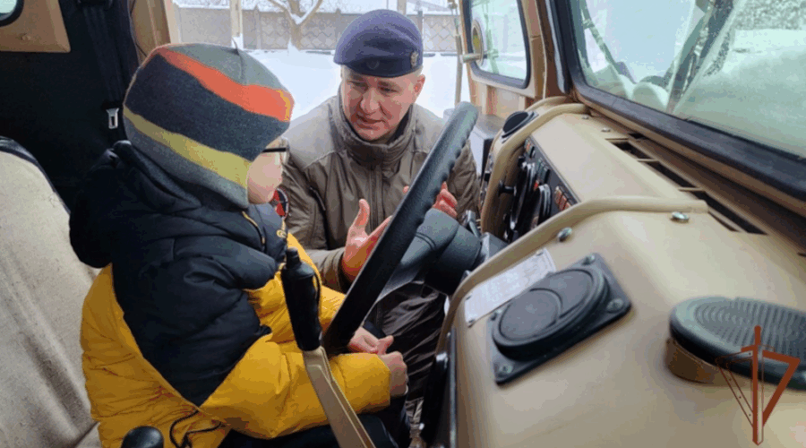 Новогоднее желание 7-летнего Степана из Брянска исполнили бойцы спецназа