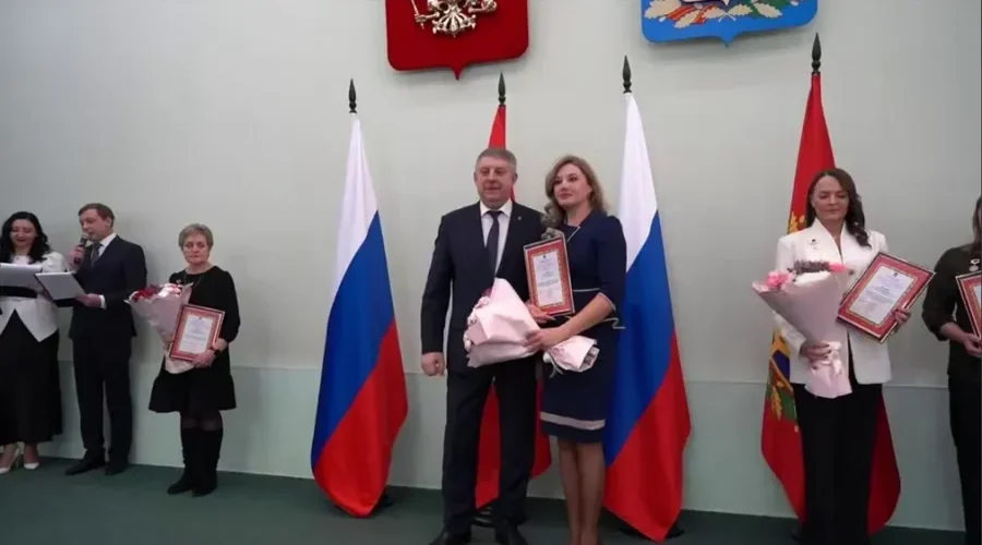 Губернатор Брянщины поздравил ветеранов и работников средств массовой информации