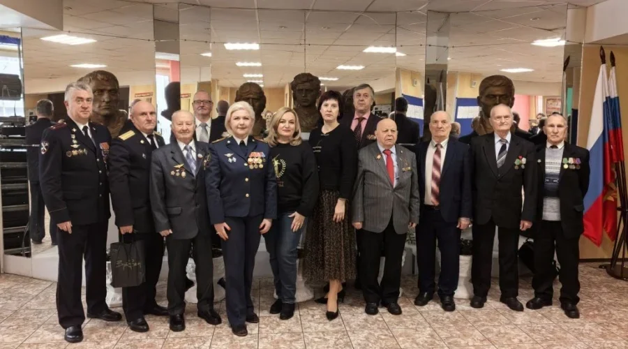 «Ветеранский десант» уверенно шагает по учреждениям образования Брянска