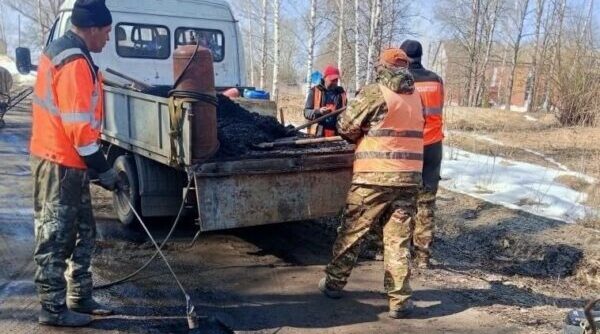 Дорожники в Жирятинском районе трудятся слаженно и эффективно