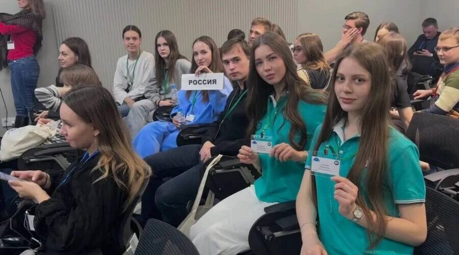 Клинцовские школьники стали лауреатами Международного форума «Карловские чтения»