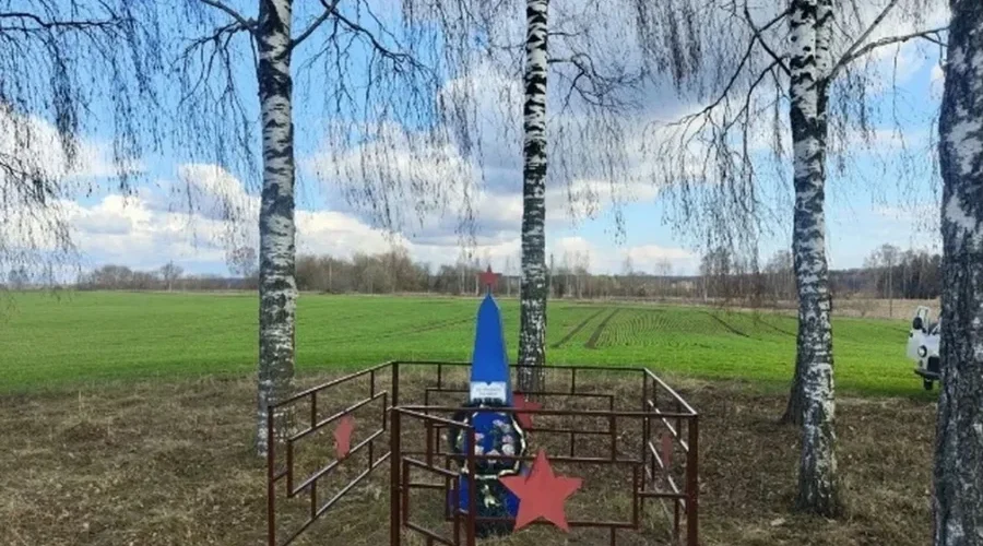 Сотрудники «Россети Центр» благоустроили более 40 памятников и мемориалов ВОВ Брянщины