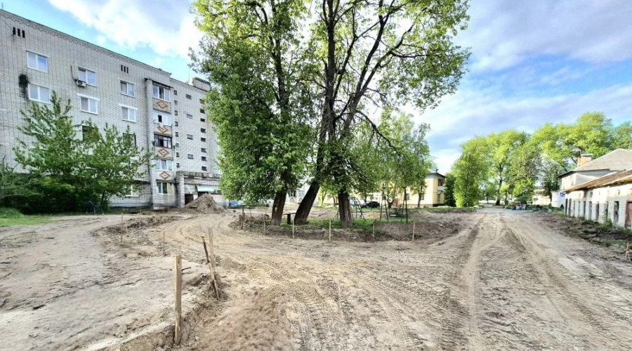 В Сельцо Брянской области продолжается ремонт дворовых территорий