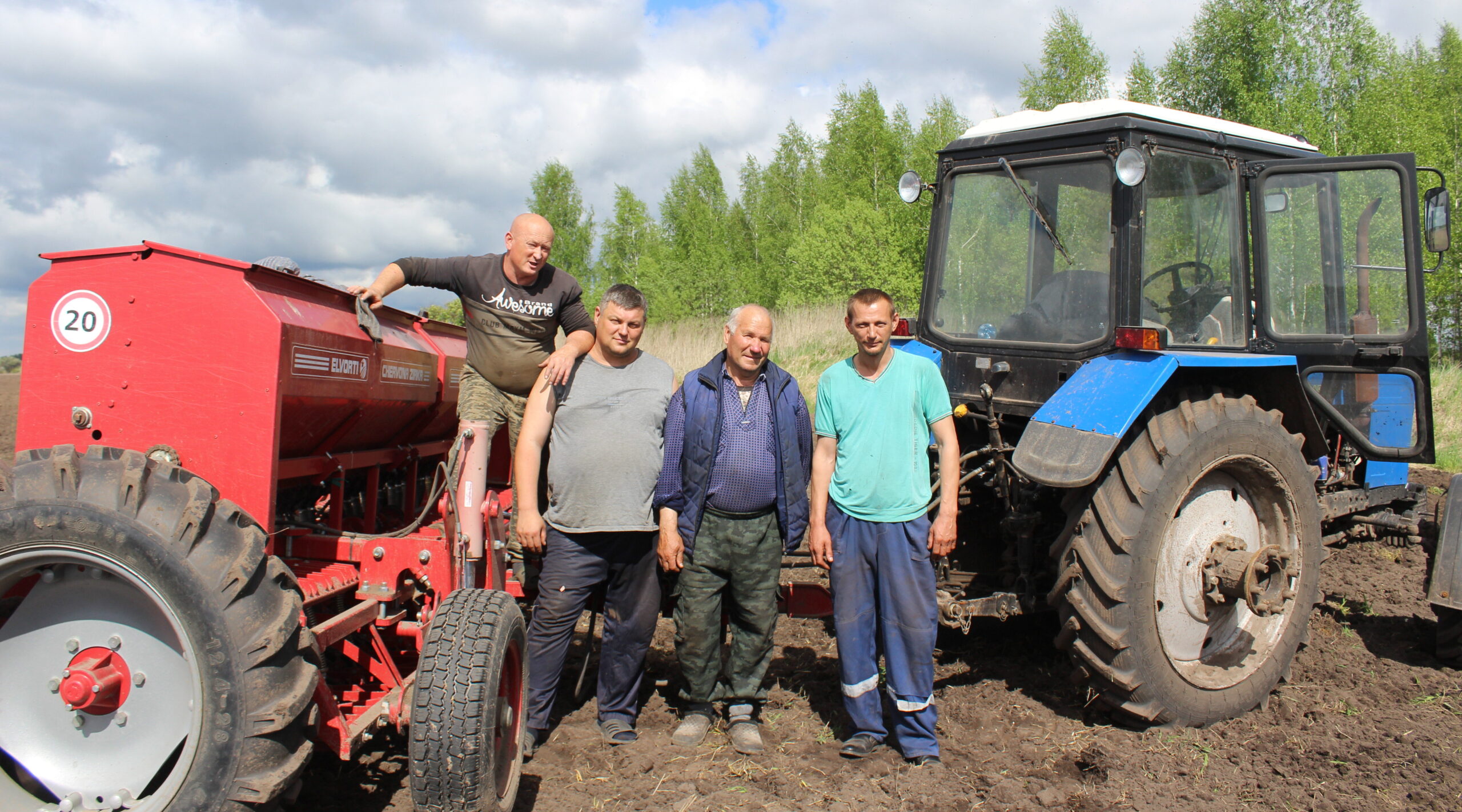 В Жирятинском районе у аграриев кипит работа