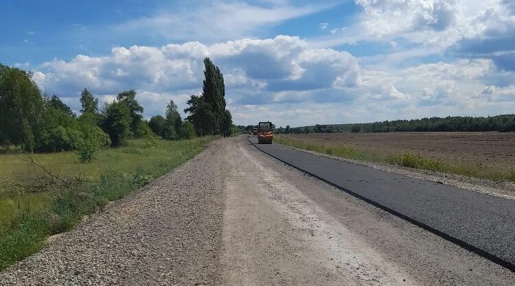 На Брянщине ведётся ремонт участка автодороги Новозыбков – Халеевичи – Старая Рудня