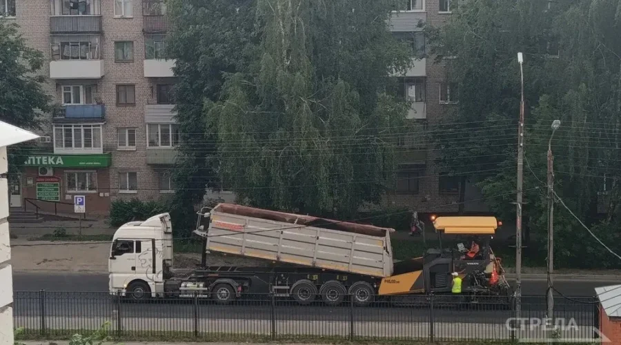 В Брянске по нацпроекту продолжается ремонт улицы Спартаковской