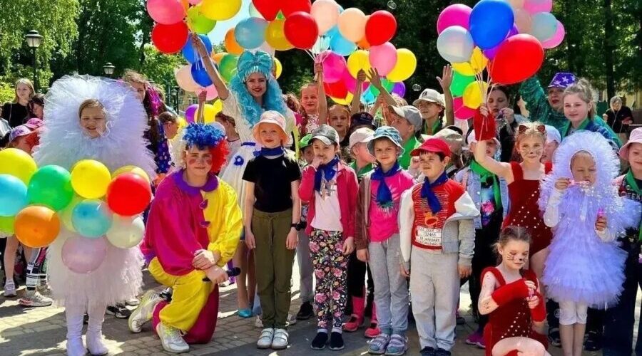 Глава Брянщины поздравил ребят с Днём защиты детей