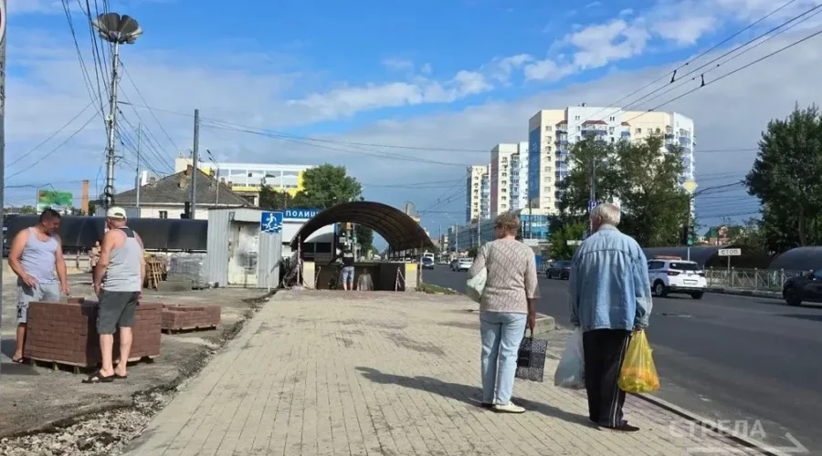 В Брянске обустраивают остановочную площадку возле автовокзала