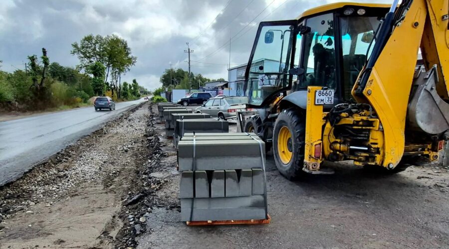 В Сельцо на Брянщине благоустраивают тротуар по улице Лягина