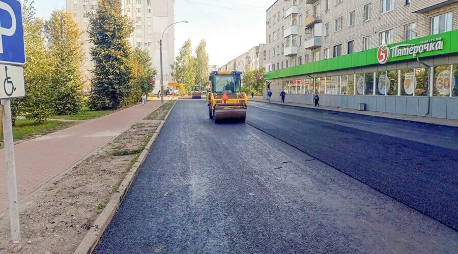В Брянске по улице Котовского уложен верхний слой асфальта